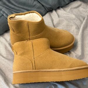 American Eagle Outfitters Tan Ankle Boots